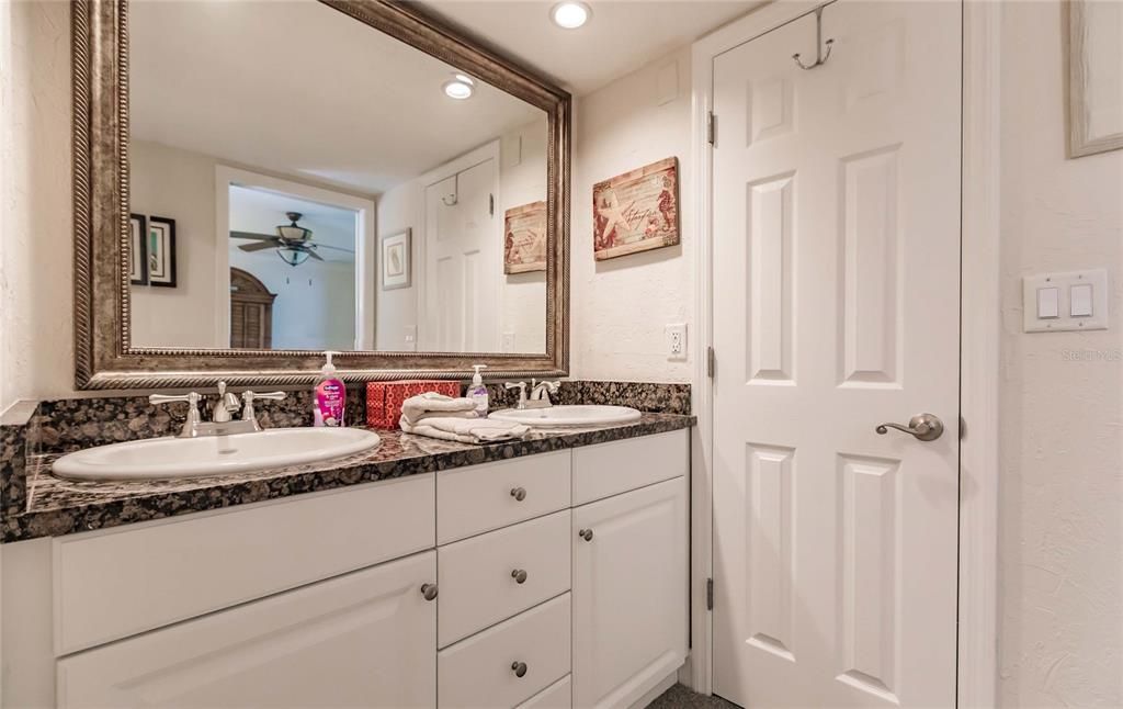 For Rent: $8,010 (2 beds, 2 baths, 1310 Square Feet)