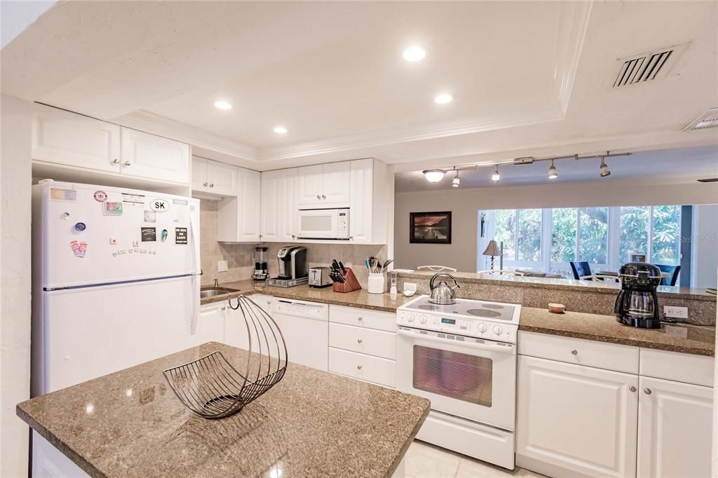 For Rent: $9,500 (2 beds, 2 baths, 1310 Square Feet)