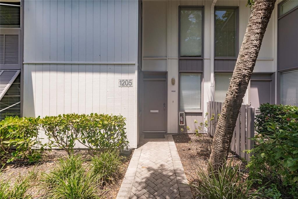 For Rent: $9,500 (2 beds, 2 baths, 1310 Square Feet)