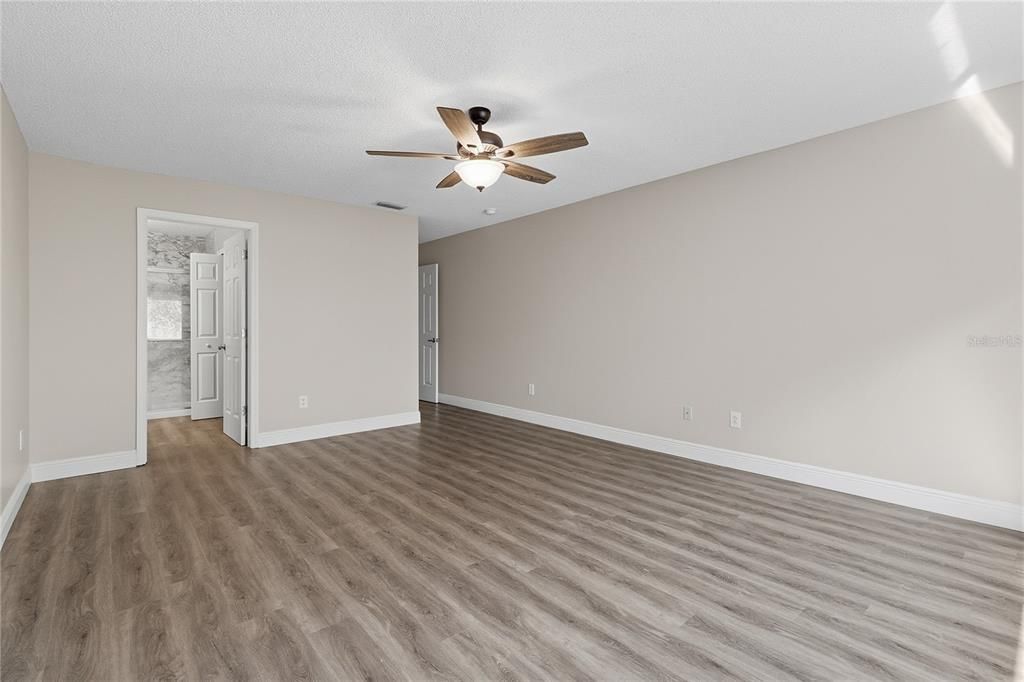 Activo con contrato: $249,900 (2 camas, 2 baños, 1580 Pies cuadrados)