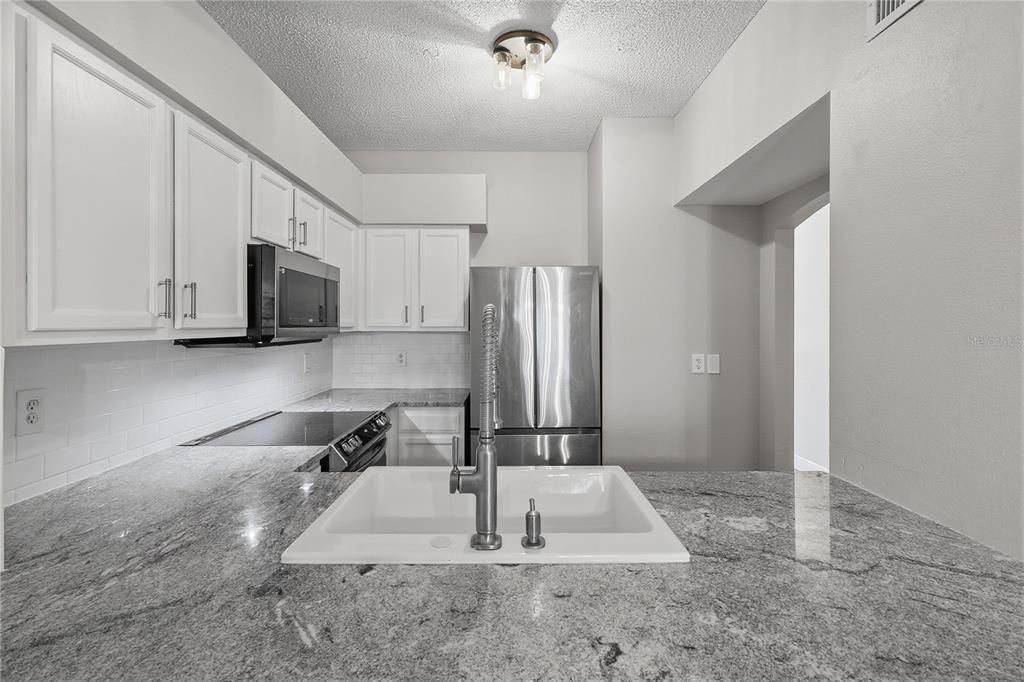 Activo con contrato: $249,900 (2 camas, 2 baños, 1580 Pies cuadrados)