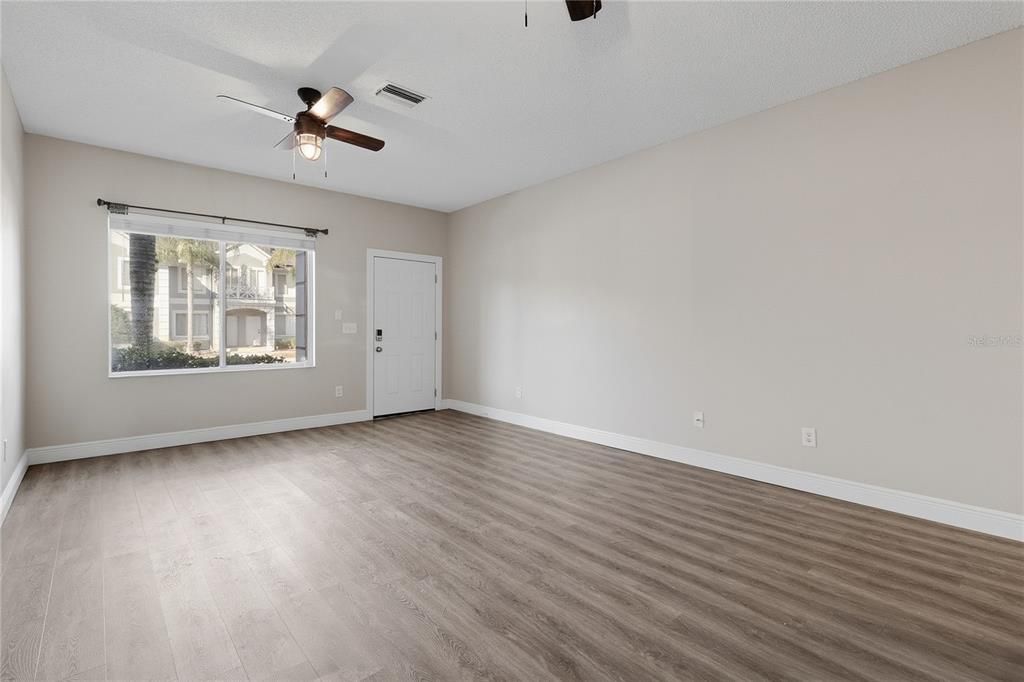 Activo con contrato: $249,900 (2 camas, 2 baños, 1580 Pies cuadrados)