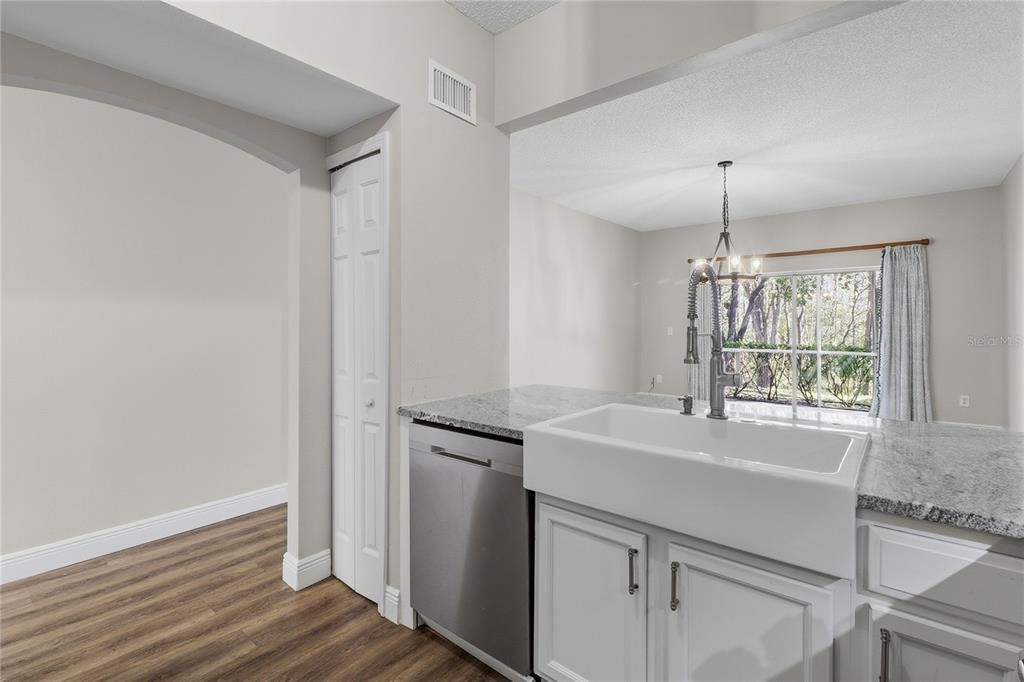 Activo con contrato: $249,900 (2 camas, 2 baños, 1580 Pies cuadrados)