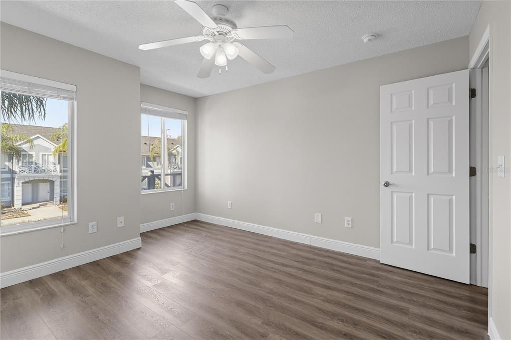 Activo con contrato: $249,900 (2 camas, 2 baños, 1580 Pies cuadrados)