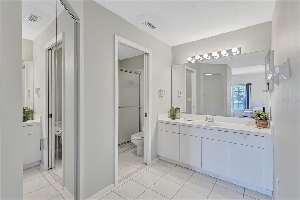 For Sale: $159,000 (2 beds, 2 baths, 1004 Square Feet)