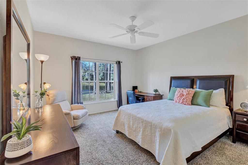 For Sale: $159,000 (2 beds, 2 baths, 1004 Square Feet)