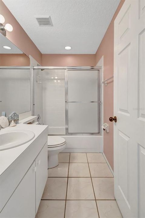 For Sale: $159,000 (2 beds, 2 baths, 1004 Square Feet)