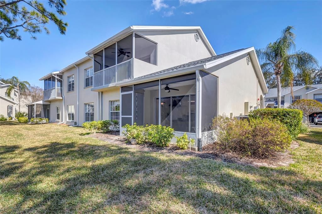 For Sale: $159,000 (2 beds, 2 baths, 1004 Square Feet)
