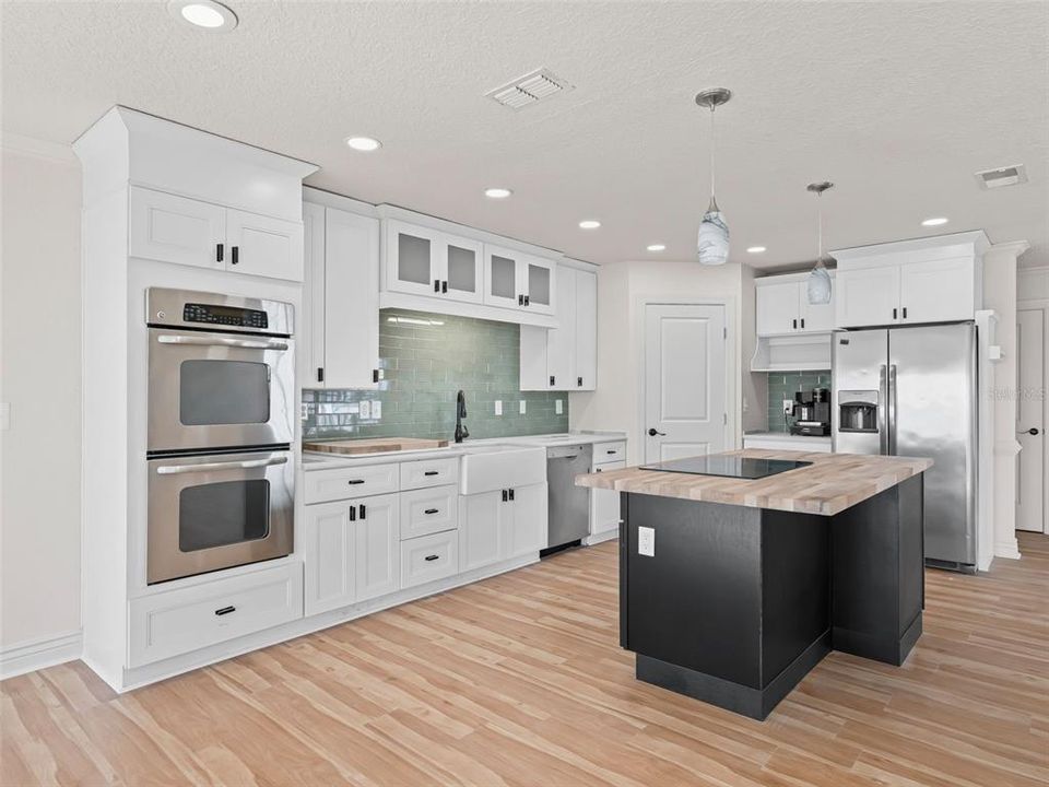 For Sale: $835,000 (3 beds, 2 baths, 2025 Square Feet)