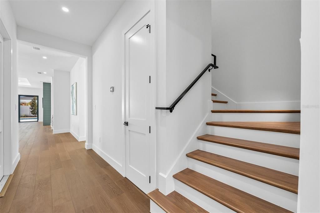 Activo con contrato: $1,639,900 (5 camas, 4 baños, 3252 Pies cuadrados)