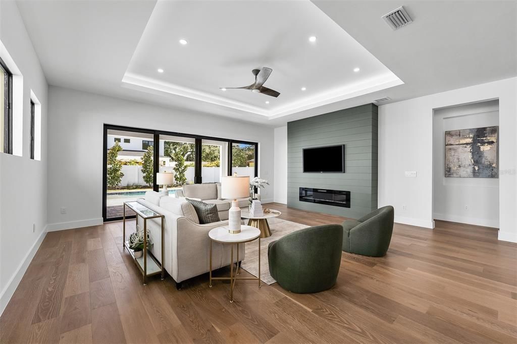Activo con contrato: $1,639,900 (5 camas, 4 baños, 3252 Pies cuadrados)