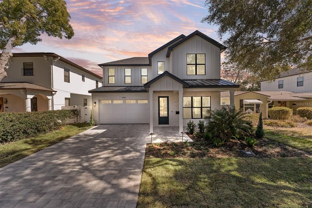 Activo con contrato: $1,639,900 (5 camas, 4 baños, 3252 Pies cuadrados)