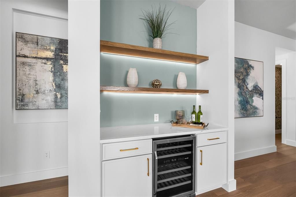 Activo con contrato: $1,639,900 (5 camas, 4 baños, 3252 Pies cuadrados)