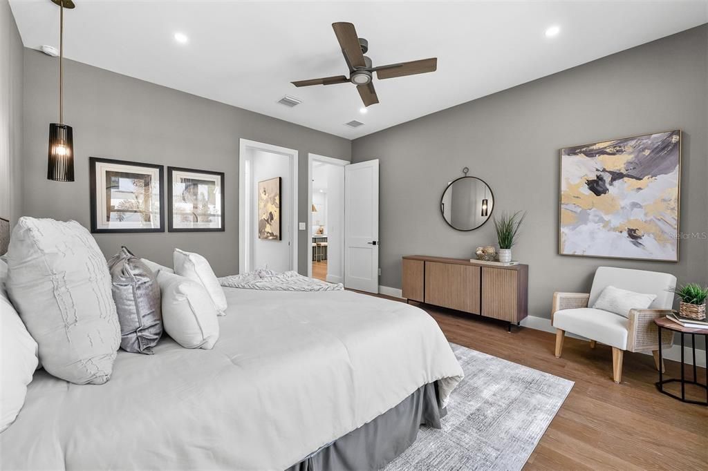 Activo con contrato: $1,639,900 (5 camas, 4 baños, 3252 Pies cuadrados)