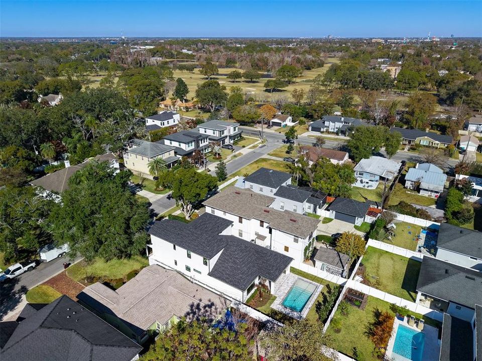 Activo con contrato: $1,639,900 (5 camas, 4 baños, 3252 Pies cuadrados)
