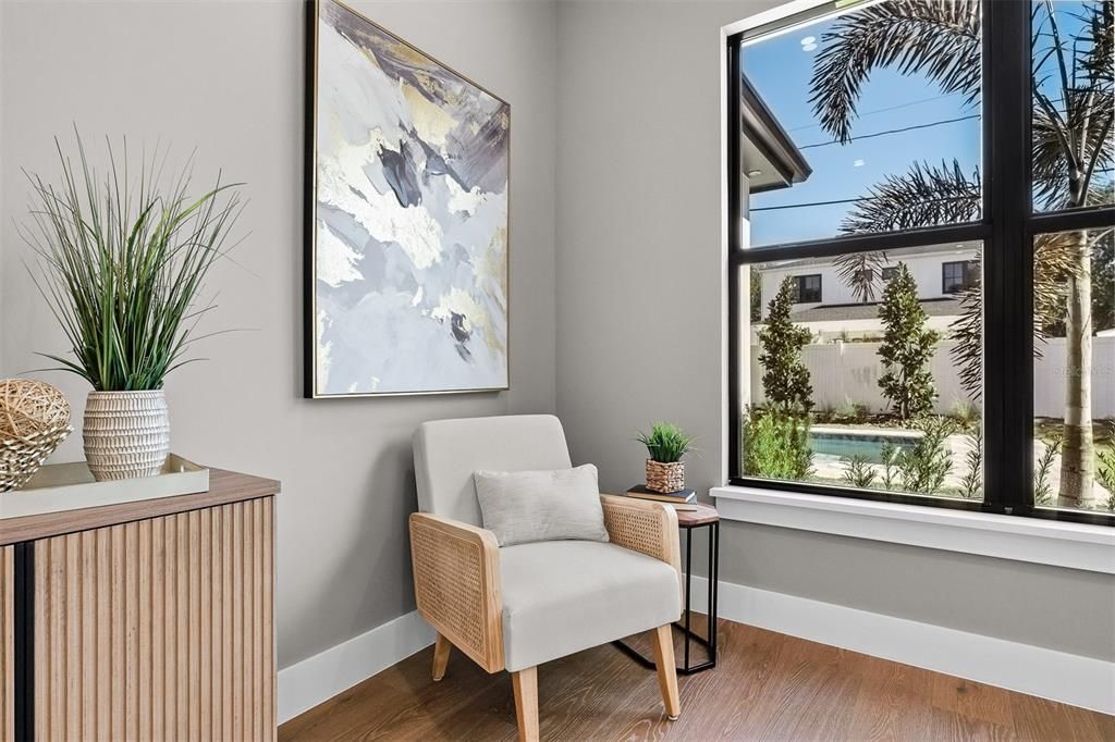 Activo con contrato: $1,639,900 (5 camas, 4 baños, 3252 Pies cuadrados)