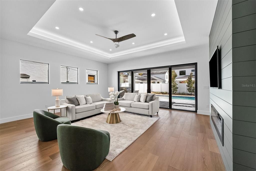 Activo con contrato: $1,639,900 (5 camas, 4 baños, 3252 Pies cuadrados)