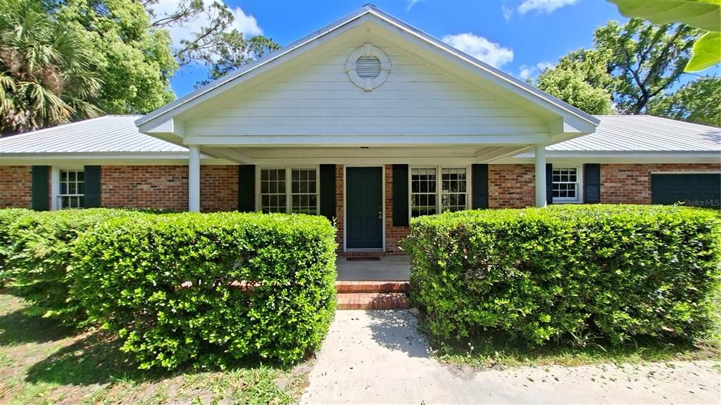 For Sale: $280,000 (3 beds, 2 baths, 1352 Square Feet)