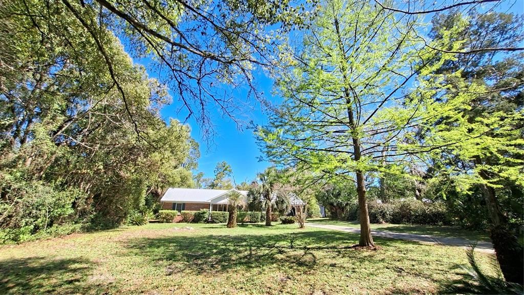 For Sale: $280,000 (3 beds, 2 baths, 1352 Square Feet)
