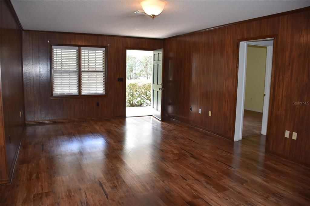 For Sale: $280,000 (3 beds, 2 baths, 1352 Square Feet)