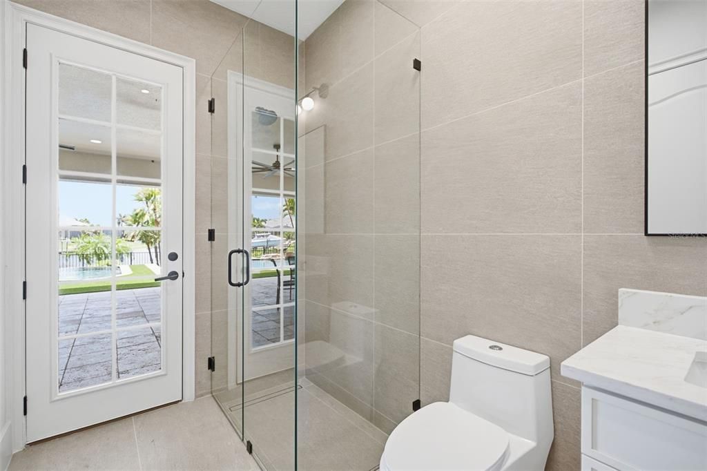 На продажу: $2,399,000 (6 спален, 5 ванн, 6092 Квадратных фут)