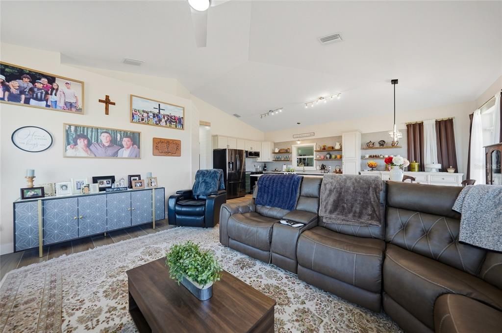 For Sale: $619,000 (3 beds, 2 baths, 2376 Square Feet)