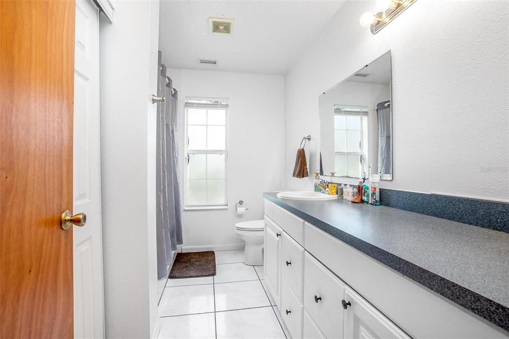 待售: $539,000 (4 贝兹, 2 浴室, 2074 平方英尺)