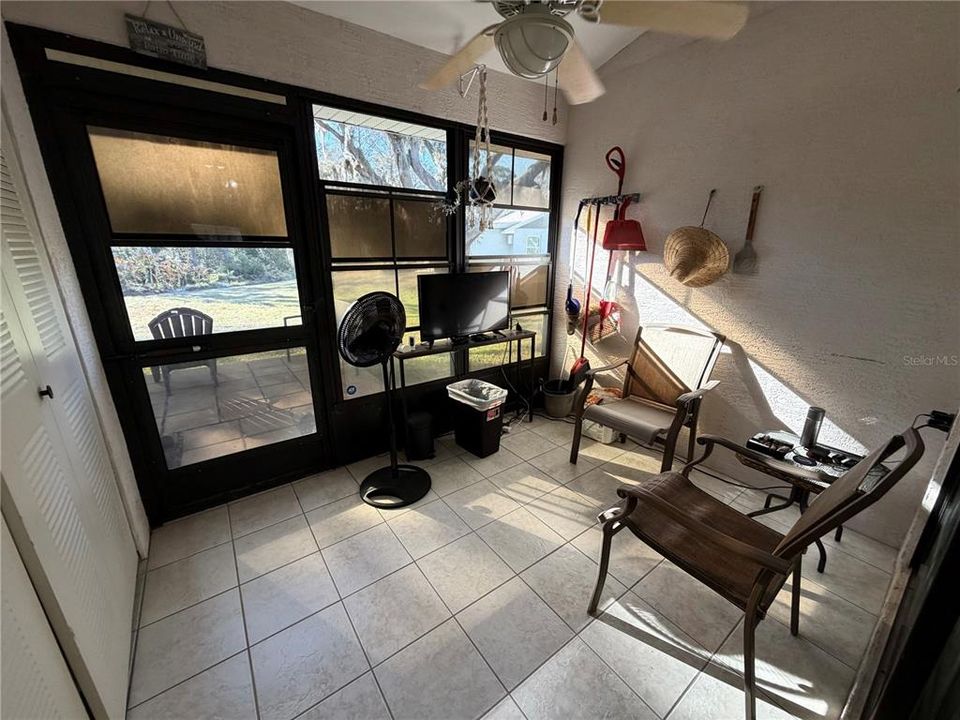 For Rent: $1,600 (2 beds, 2 baths, 876 Square Feet)