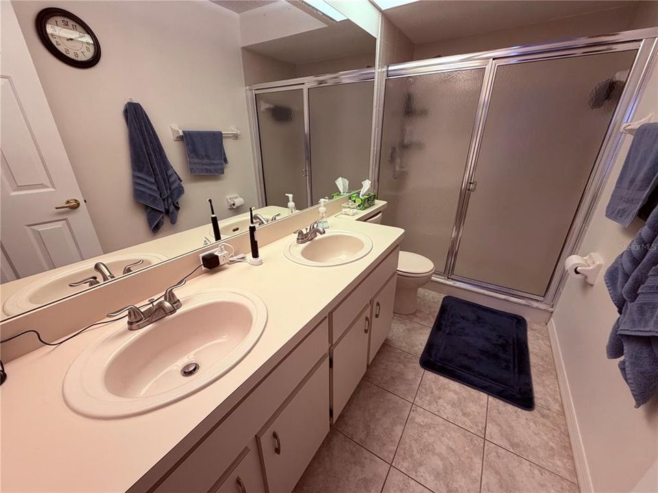 For Rent: $1,600 (2 beds, 2 baths, 876 Square Feet)