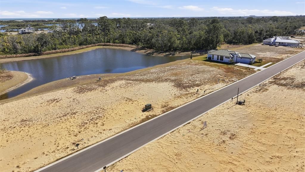 На продажу: $325,000 (0.26 acres)