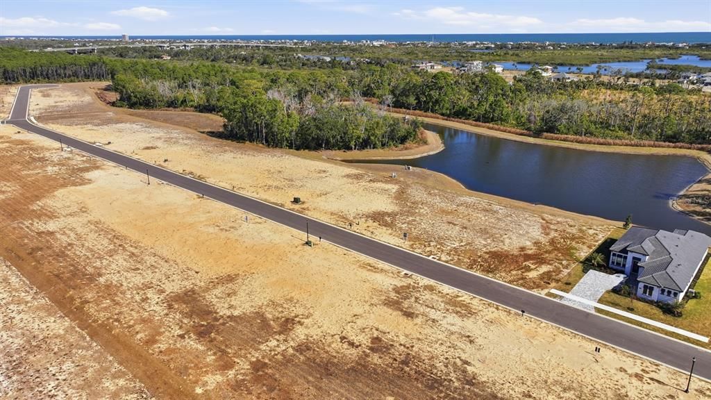 На продажу: $325,000 (0.26 acres)