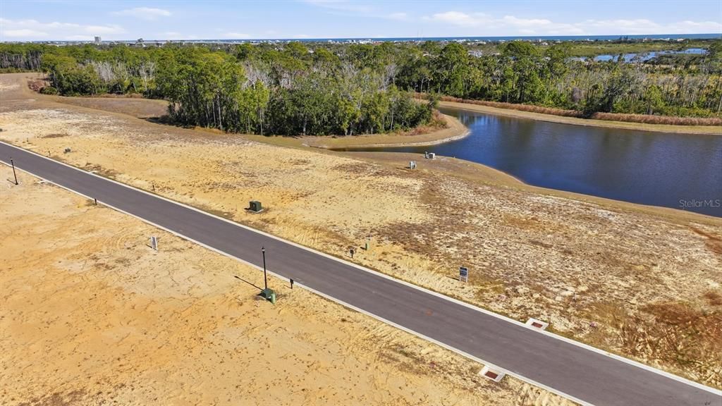 На продажу: $325,000 (0.26 acres)