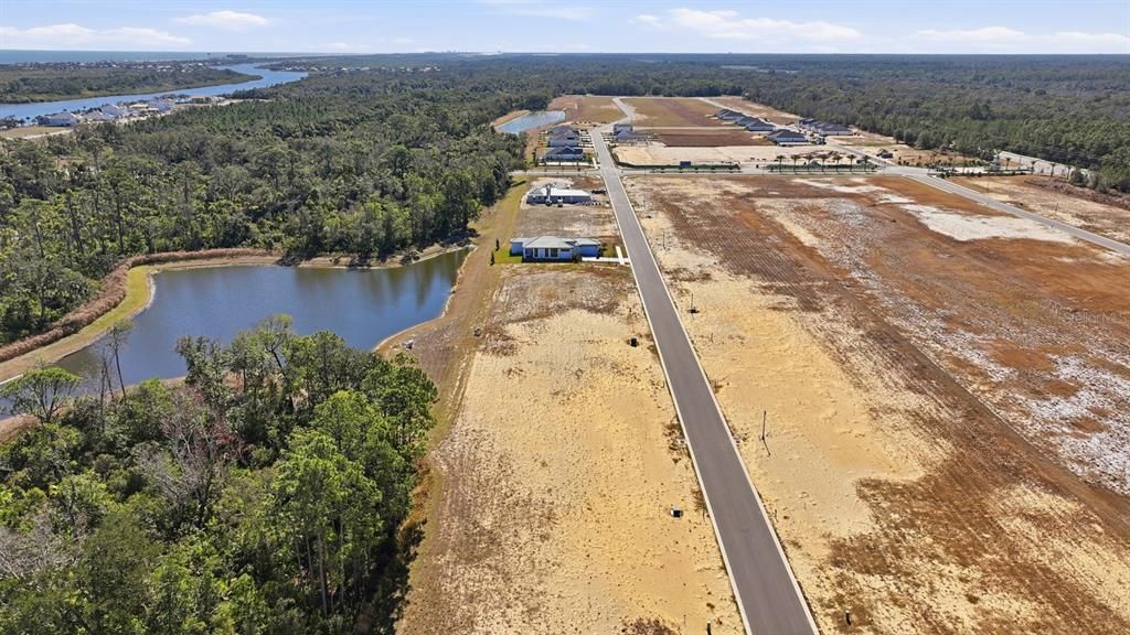 На продажу: $325,000 (0.26 acres)