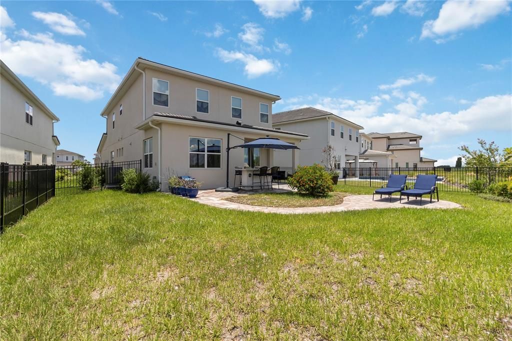 Activo con contrato: $833,000 (4 camas, 3 baños, 2817 Pies cuadrados)