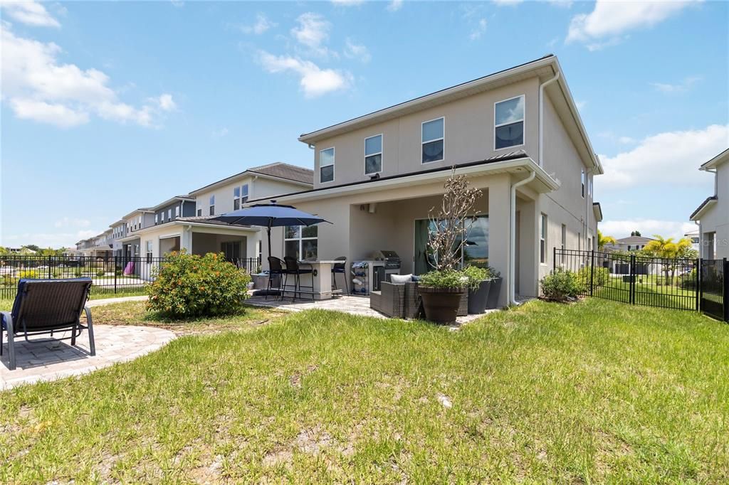 Activo con contrato: $833,000 (4 camas, 3 baños, 2817 Pies cuadrados)