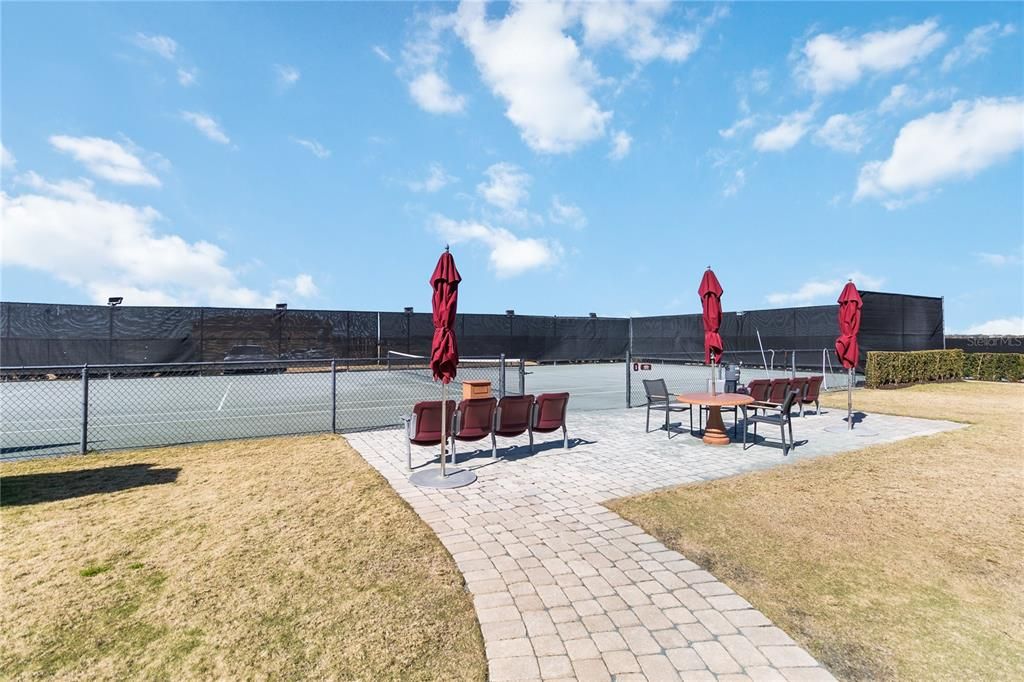Activo con contrato: $833,000 (4 camas, 3 baños, 2817 Pies cuadrados)
