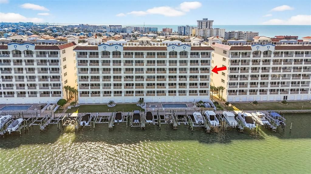 For Sale: $1,075,000 (3 beds, 3 baths, 1995 Square Feet)