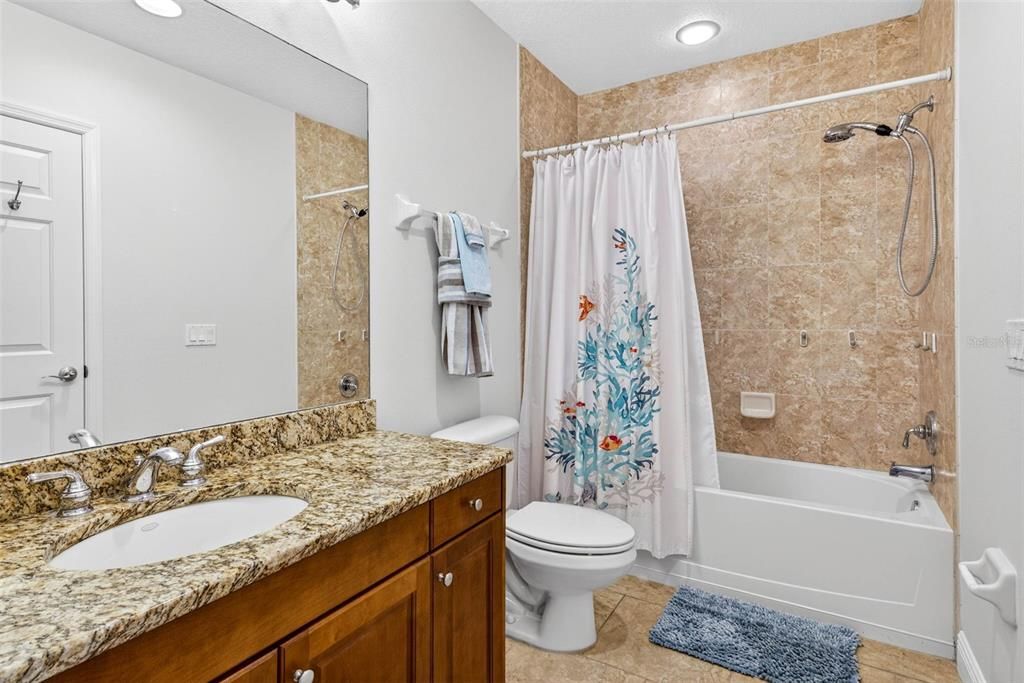 For Sale: $1,075,000 (3 beds, 3 baths, 1995 Square Feet)