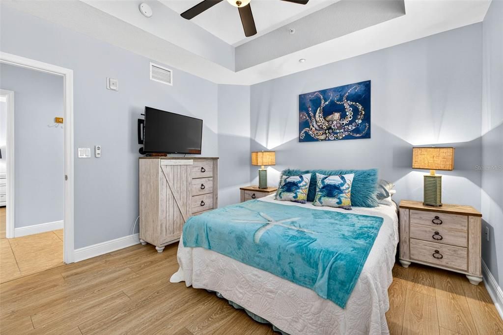 For Sale: $1,075,000 (3 beds, 3 baths, 1995 Square Feet)