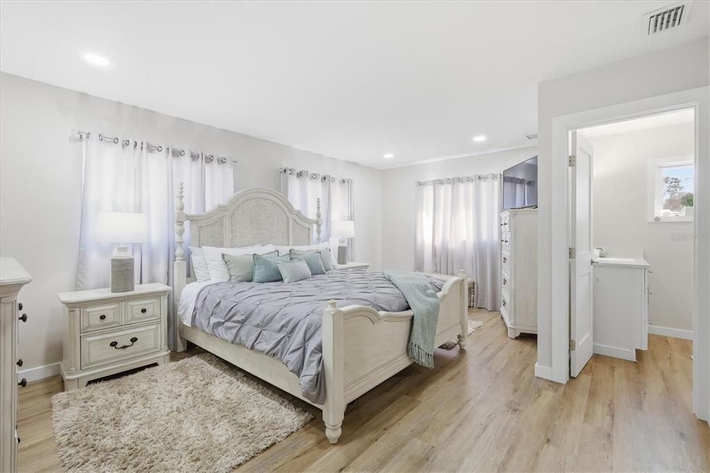 For Rent: $8,500 (3 beds, 2 baths, 2012 Square Feet)