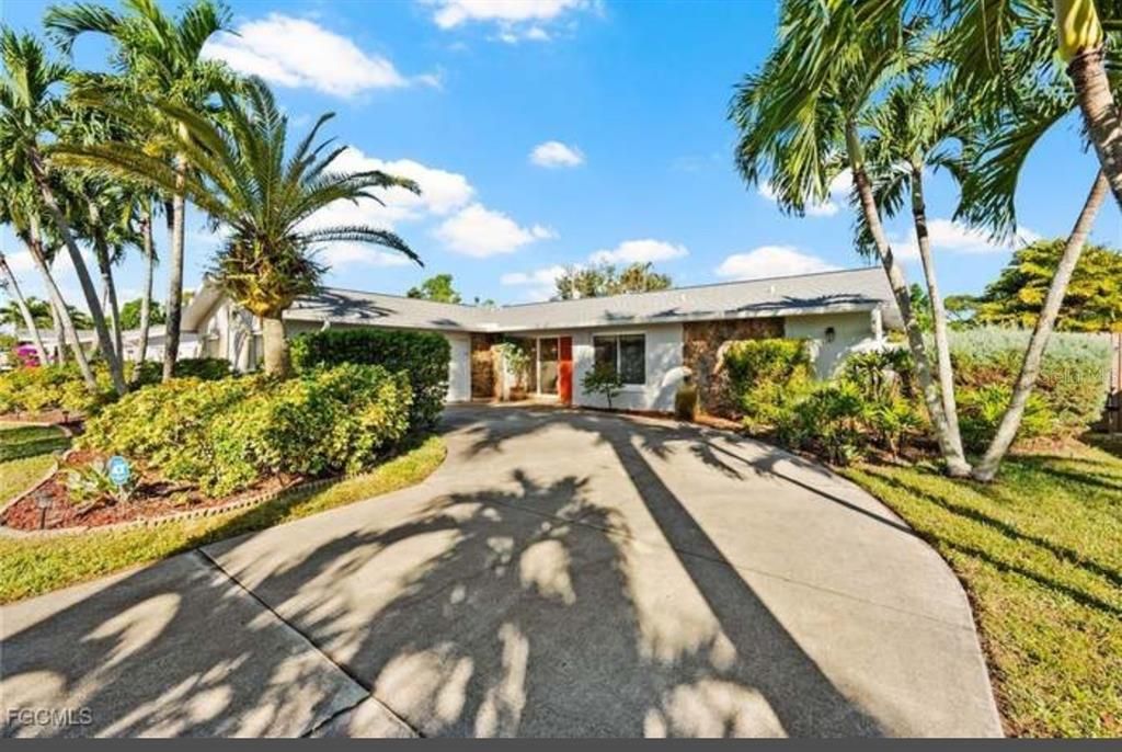 Recently Sold: $370,000 (3 beds, 2 baths, 1578 Square Feet)