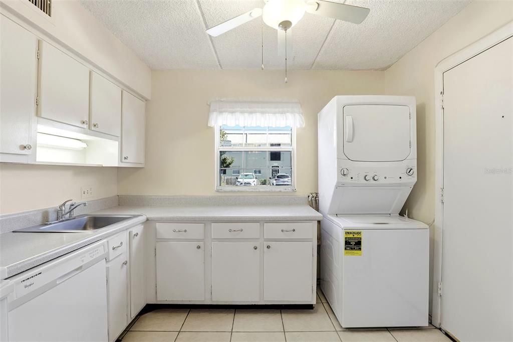 Activo con contrato: $139,500 (2 camas, 1 baños, 920 Pies cuadrados)
