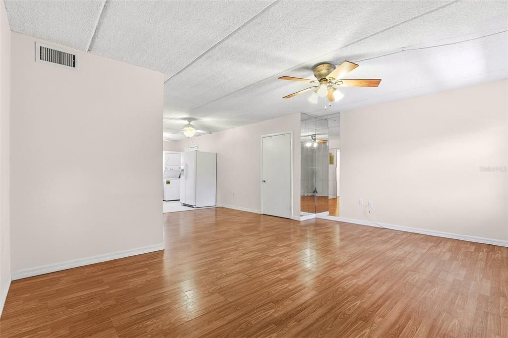 Activo con contrato: $139,500 (2 camas, 1 baños, 920 Pies cuadrados)