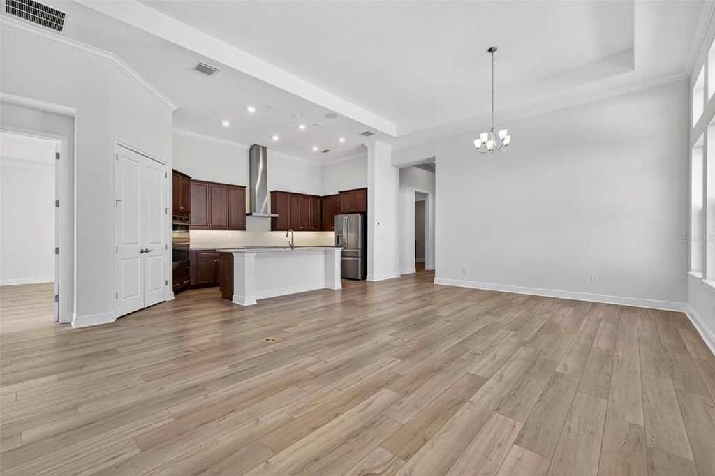 Active With Contract: $565,000 (3 beds, 2 baths, 2133 Square Feet)