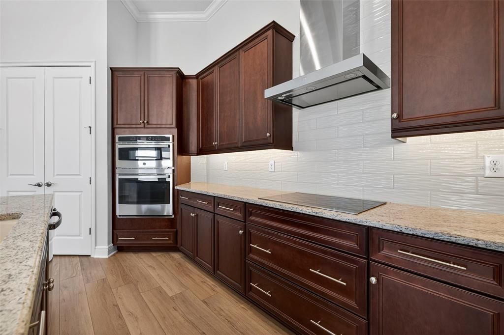 Active With Contract: $565,000 (3 beds, 2 baths, 2133 Square Feet)