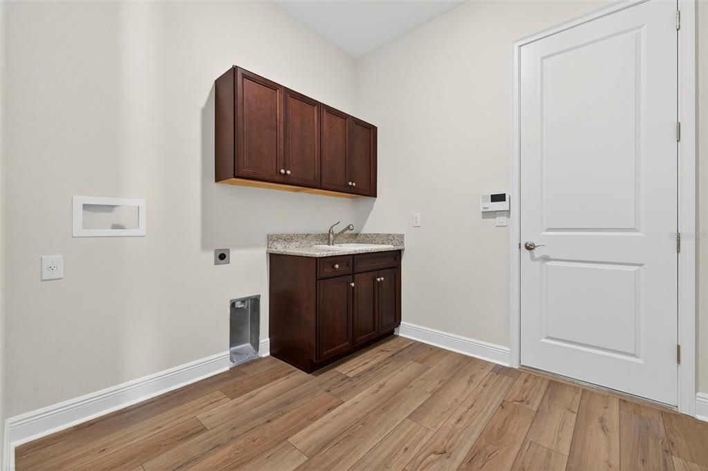 Active With Contract: $565,000 (3 beds, 2 baths, 2133 Square Feet)