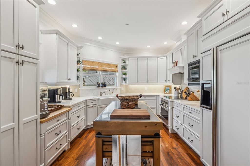 For Sale: $3,500,000 (4 beds, 4 baths, 3886 Square Feet)