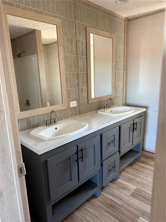 En Venta: $995,000 (5 camas, 4 baños, 2576 Pies cuadrados)