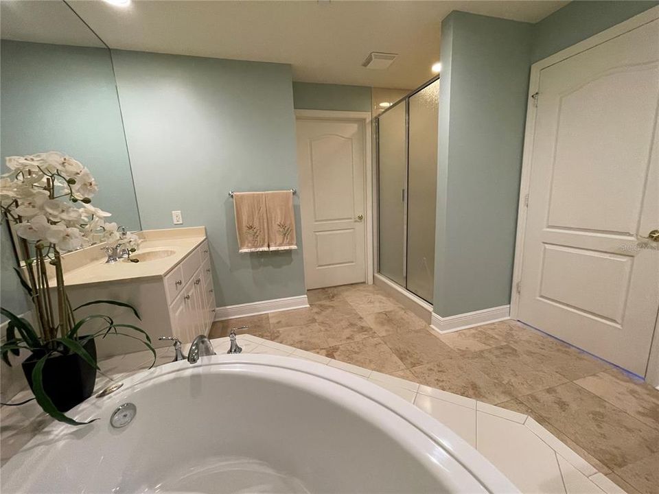 For Rent: $10,000 (3 beds, 3 baths, 2087 Square Feet)