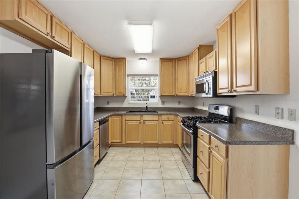 Под контрактом: $239,900 (2 спален, 2 ванн, 1504 Квадратных фут)